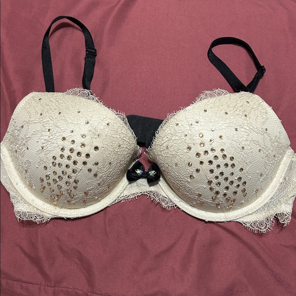 Victoria’s Secret fashion show beige bling bra 34C